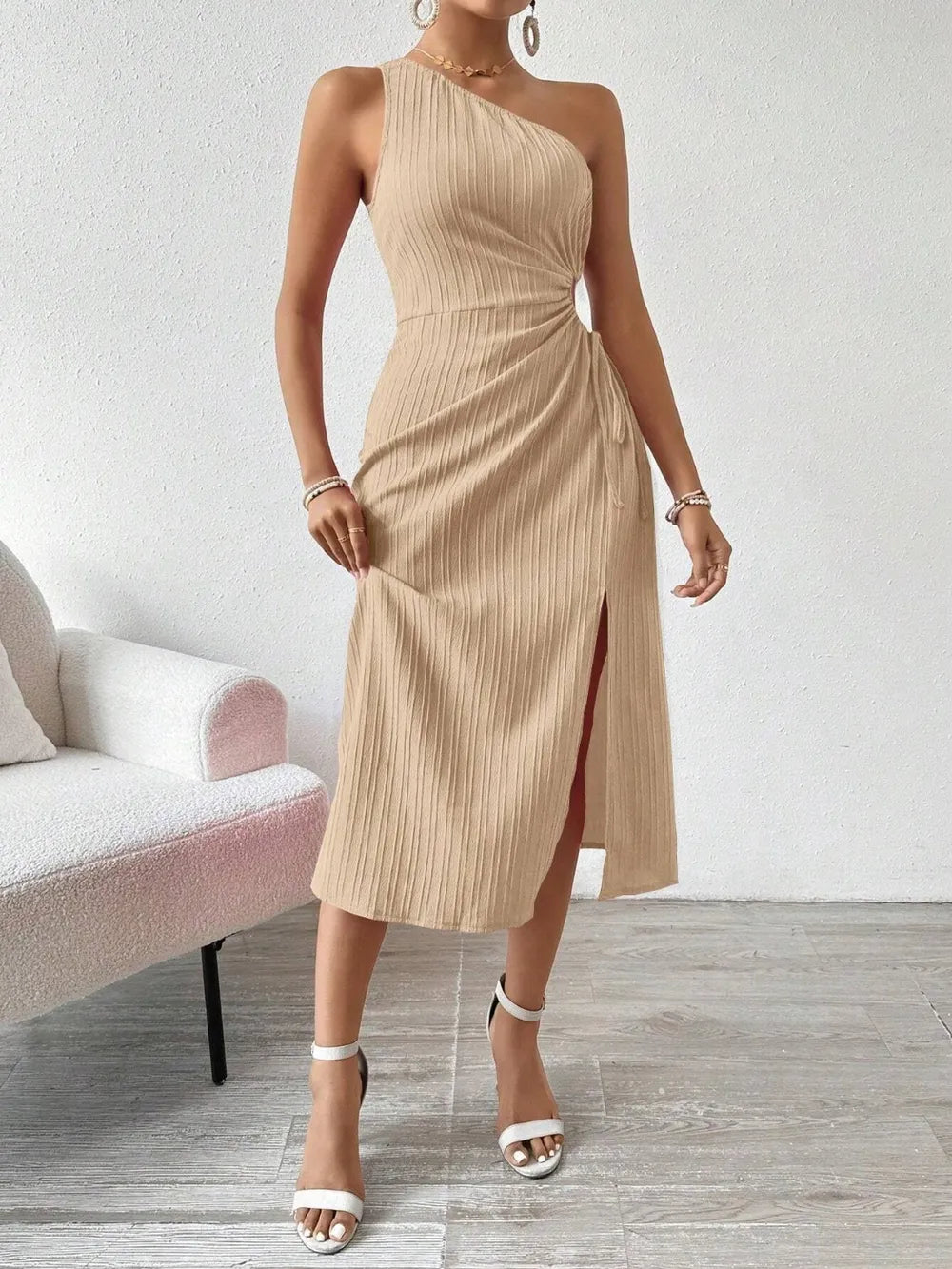 Soirée One-Shoulder Side-Slit Dress