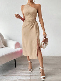 Soirée One-Shoulder Side-Slit Dress